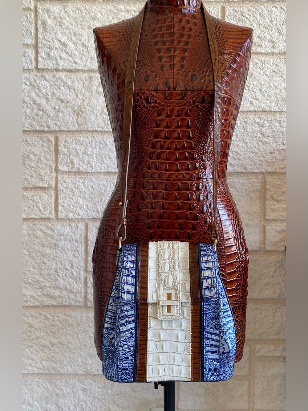 ๐๐Coastal Blue Odysea BRAHMIN MARGO Crossbody - Picture 16 of 16